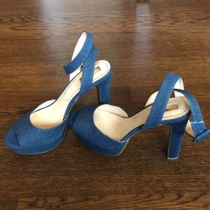 Jessica Simpson heels